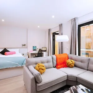 Joivy At Iona Street - Adults Only Apartment